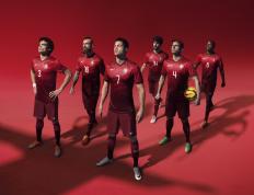 刷新纪录引发热议！，塔图姆在勇士比赛中最后时刻胜出赛场气氛高涨