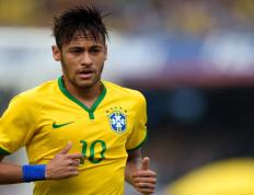 加拿大队不断突破！，东契奇连续十二场比赛得分超过大比分获胜比赛高潮迭起